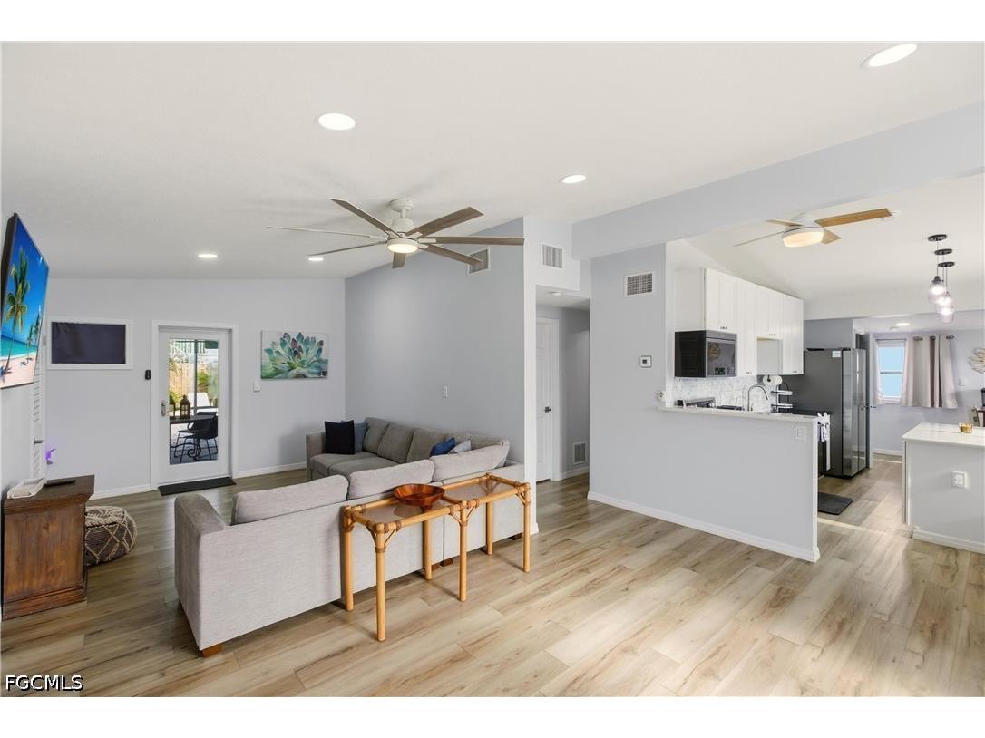 185 Hibiscus Drive Fort Myers Beach FL 33931 2026014044 image7