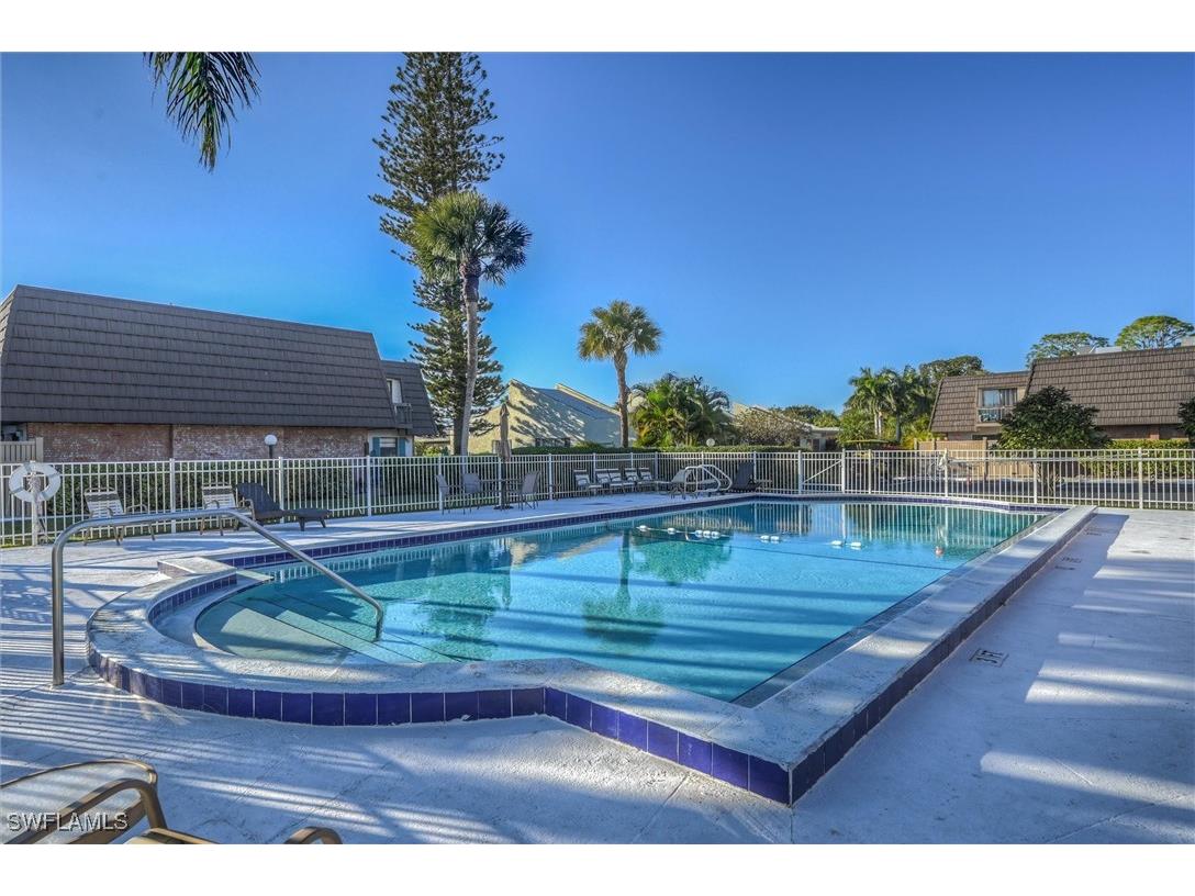 185 Lake Point Lane #8B Naples FL 34112 226002131 image32