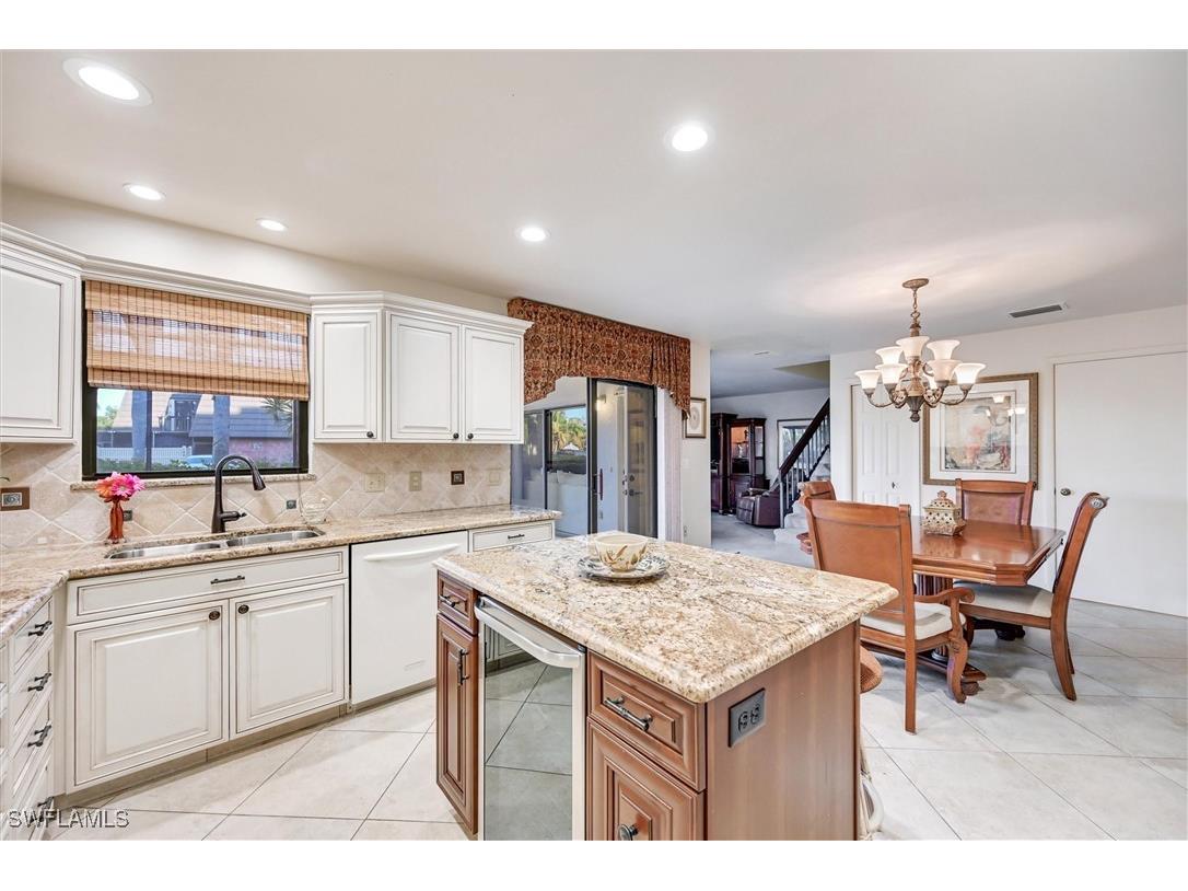 185 Lake Point Lane #8B Naples FL 34112 226002131 image4