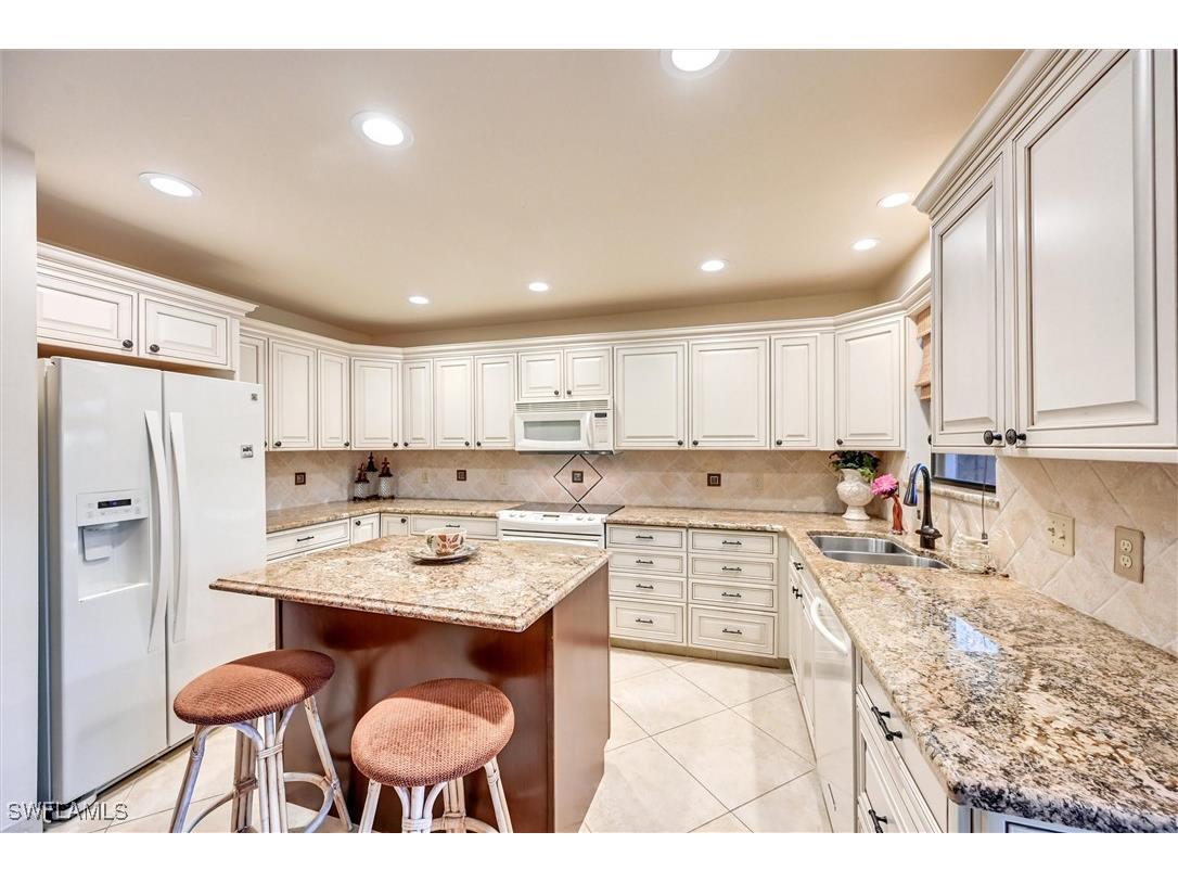 185 Lake Point Lane #8B Naples FL 34112 226002131 image6