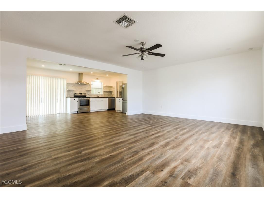 185 Norfolk Avenue NW Port Charlotte FL 33952 2025021217 image3