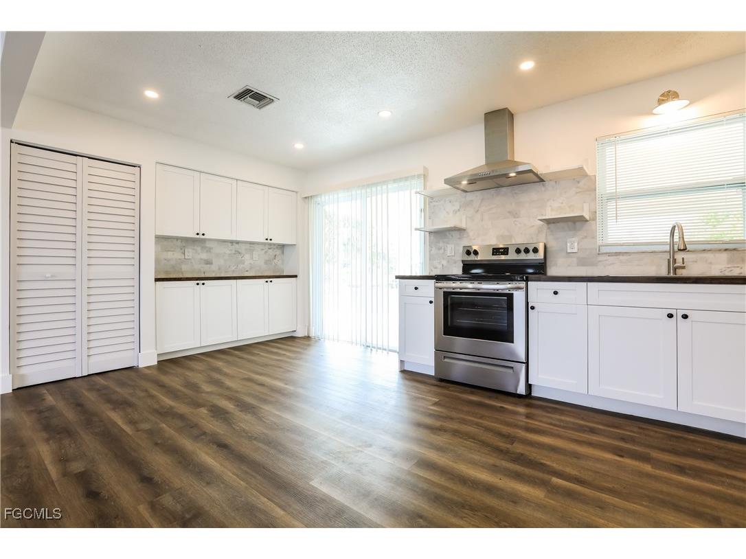 185 Norfolk Avenue NW Port Charlotte FL 33952 2025021217 image4