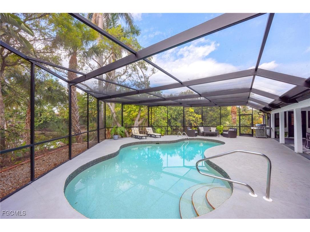 185 Palm River Boulevard Naples FL 34110 2025008484 image2