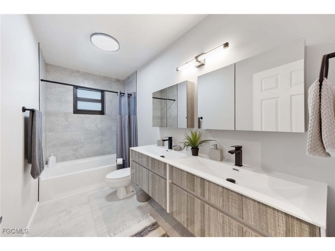 185 Palm River Boulevard Naples FL 34110 2025008484 image27