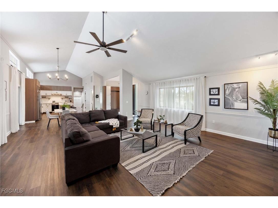 185 Palm River Boulevard Naples FL 34110 2025008484 image9