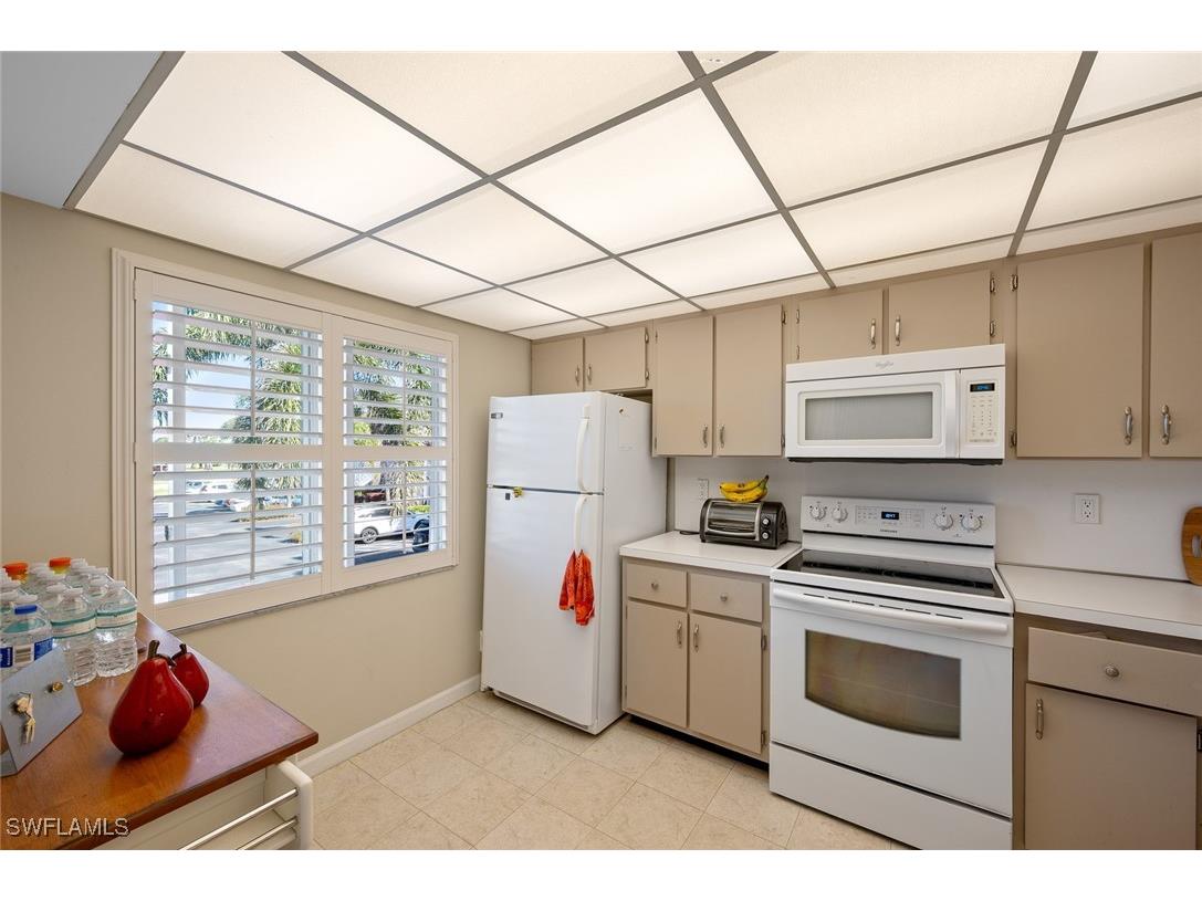185 Penny Lane #4 Naples FL 34112 225029296 image5
