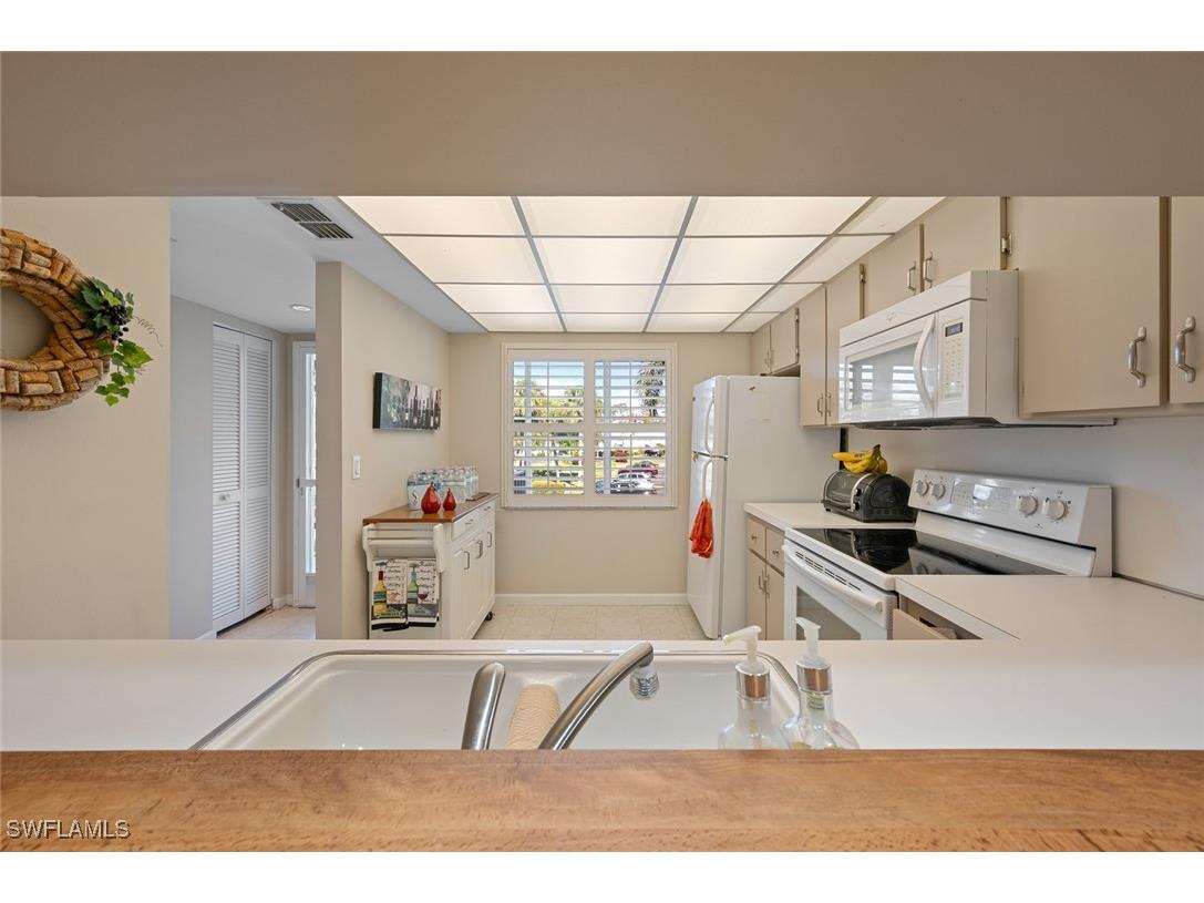 185 Penny Lane #4 Naples FL 34112 225029296 image6