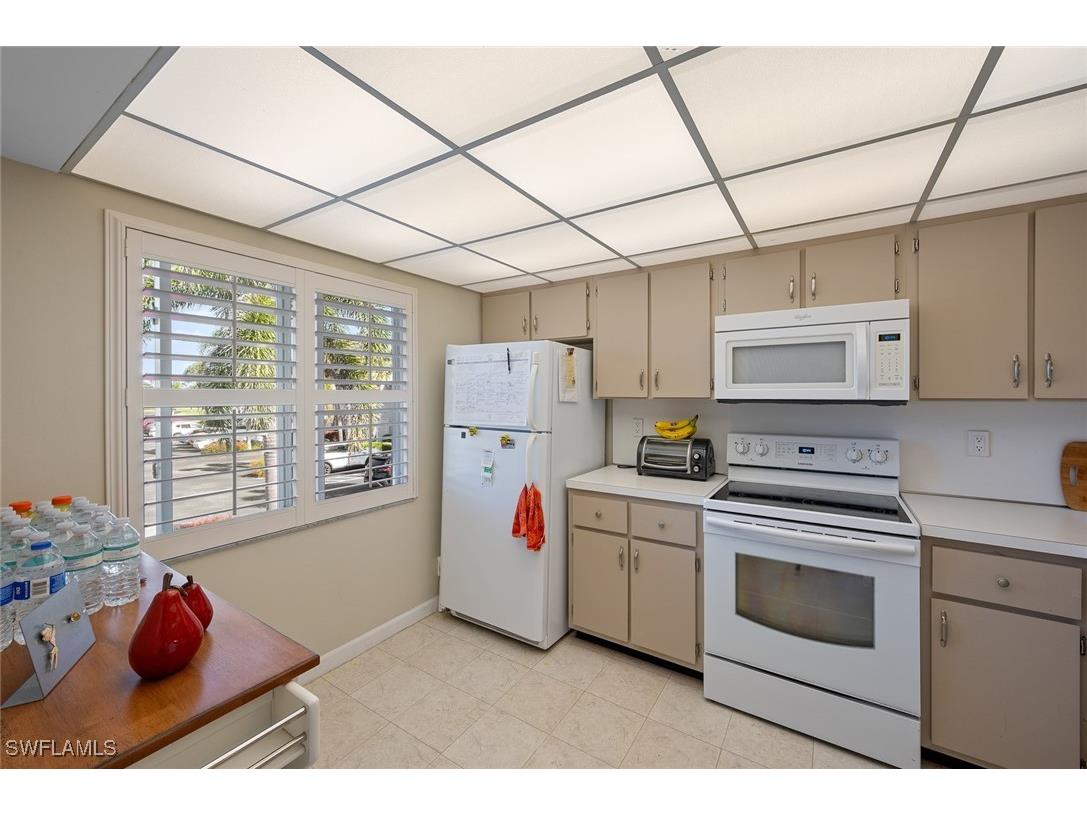 185 Penny Lane #4 Naples FL 34112 225029296 image7