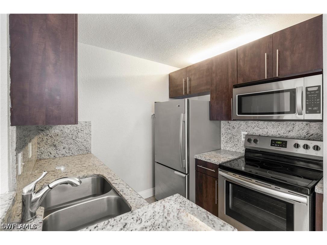 185 Santa Clara Drive #13 Naples FL 34104 226021592 image3