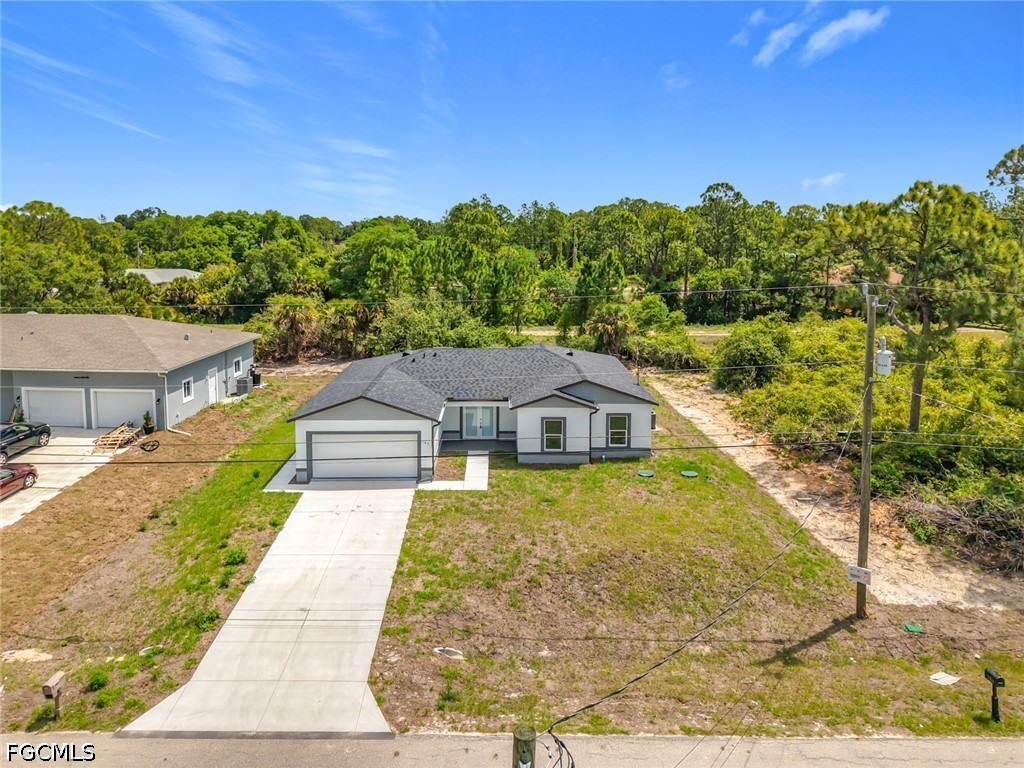 185 Thornton Avenue S Lehigh Acres FL 33974 2026016954 image3