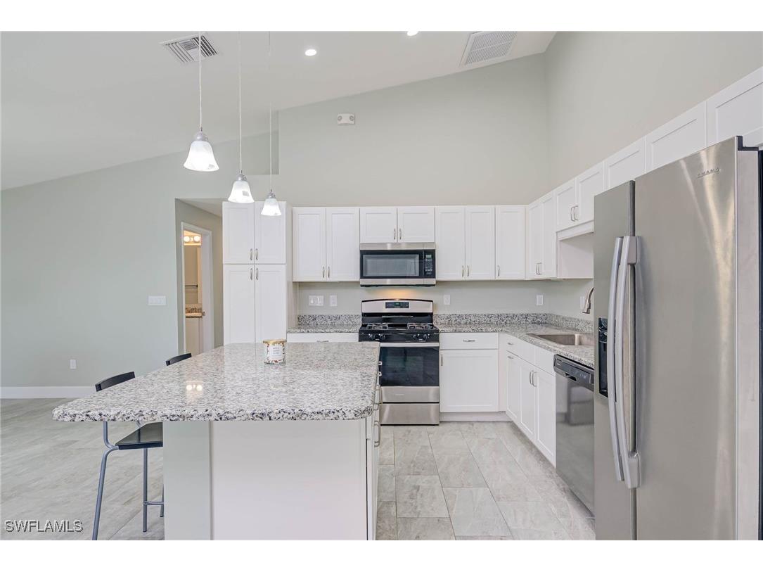 185 Village Circle #27 Labelle FL 33935 225022116 image1