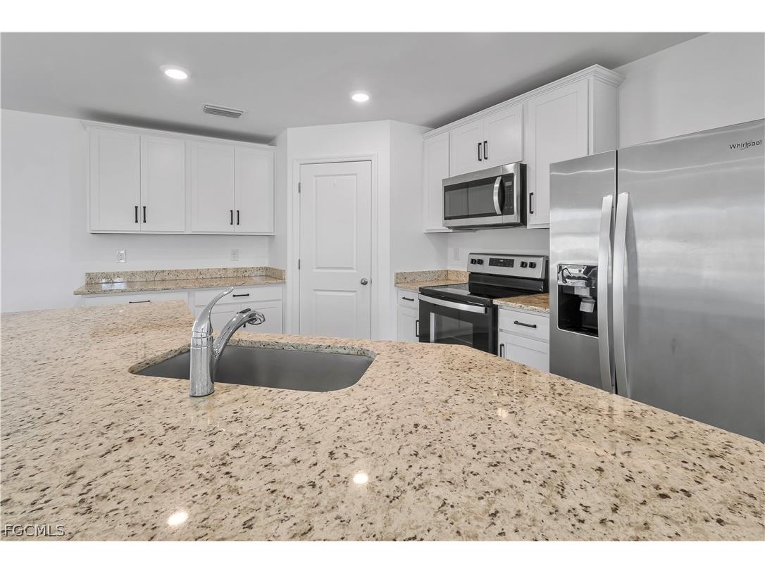 185 Yager Circle Fort Myers FL 33913 2026013548 image14