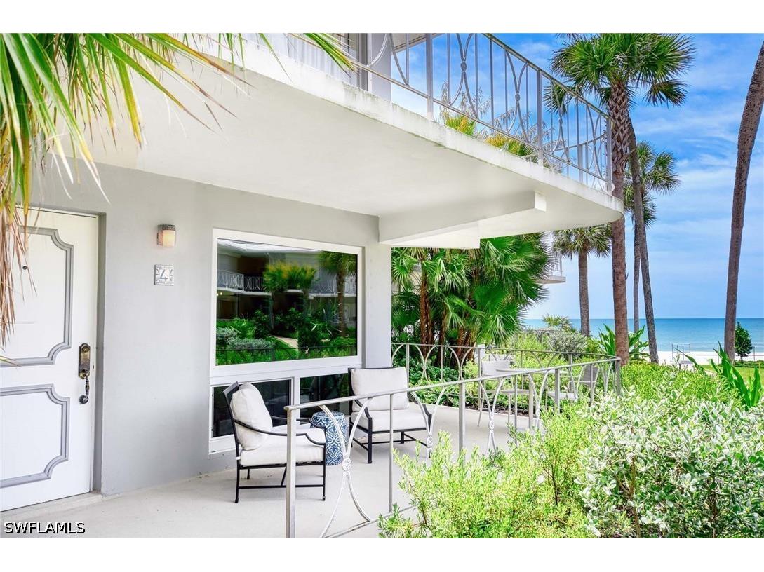 1851 Gulf Shore Boulevard N #4 Naples FL 34102 226018568 image2