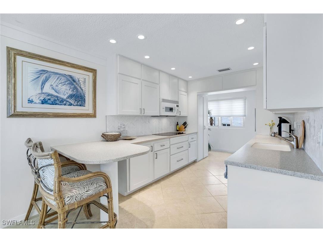 1851 Gulf Shore Blvd. N. #15 Naples FL 34102 225066693 image10