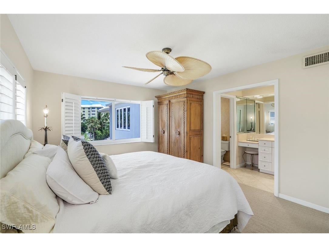 1851 Gulf Shore Blvd. N. #15 Naples FL 34102 225066693 image12