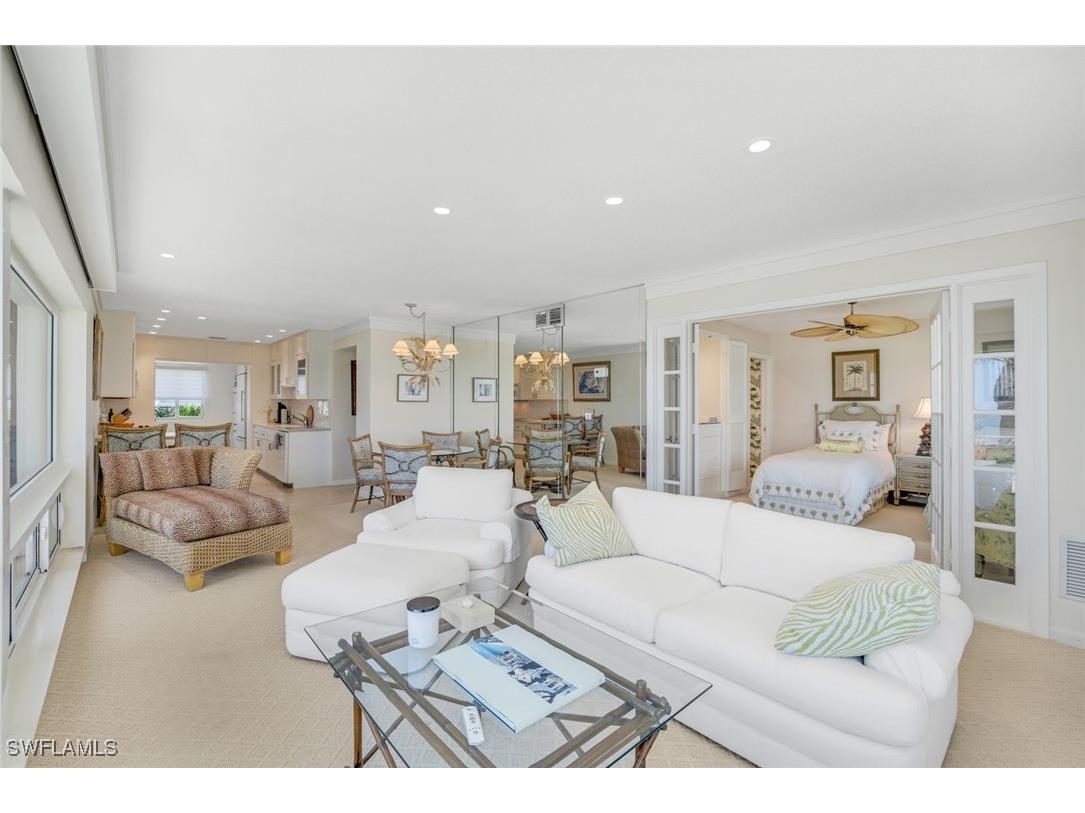 1851 Gulf Shore Blvd. N. #15 Naples FL 34102 225066693 image4