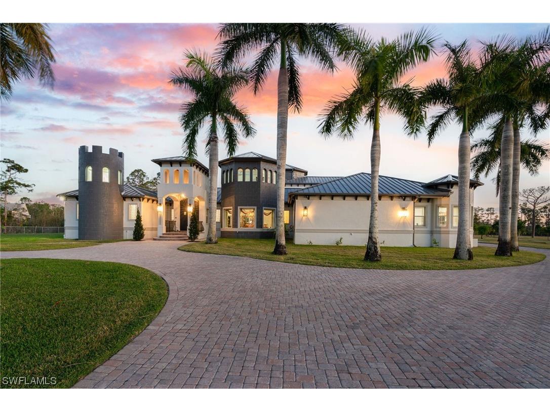 18528 Baseleg Avenue North Fort Myers FL 33917 224018391 image1