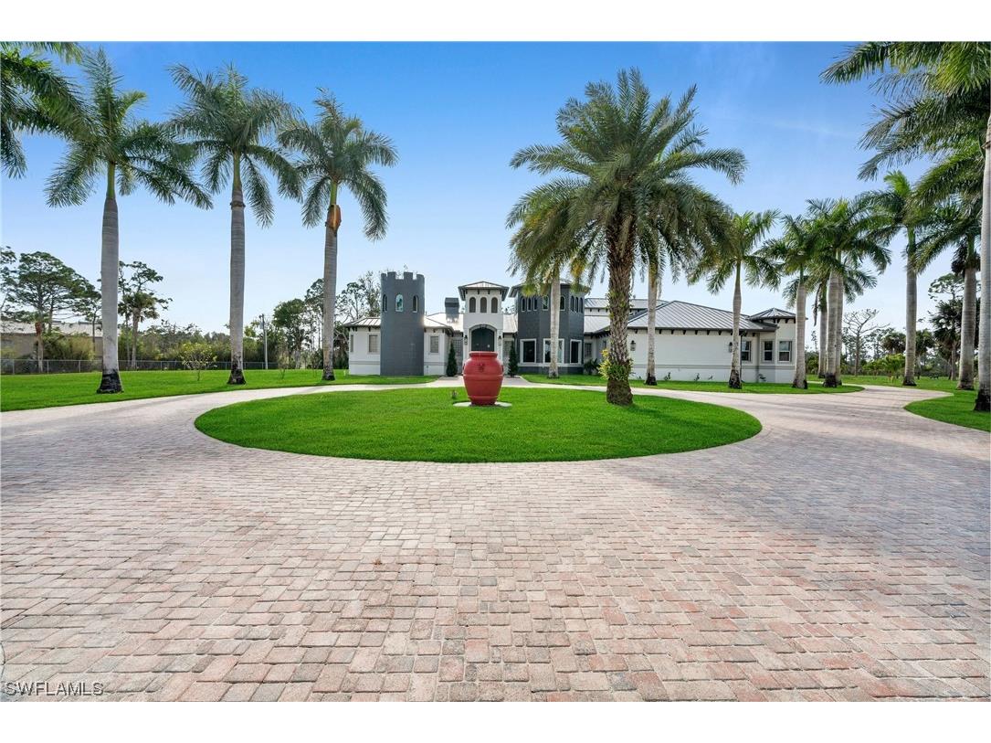 18528 Baseleg Avenue North Fort Myers FL 33917 224018391 image4