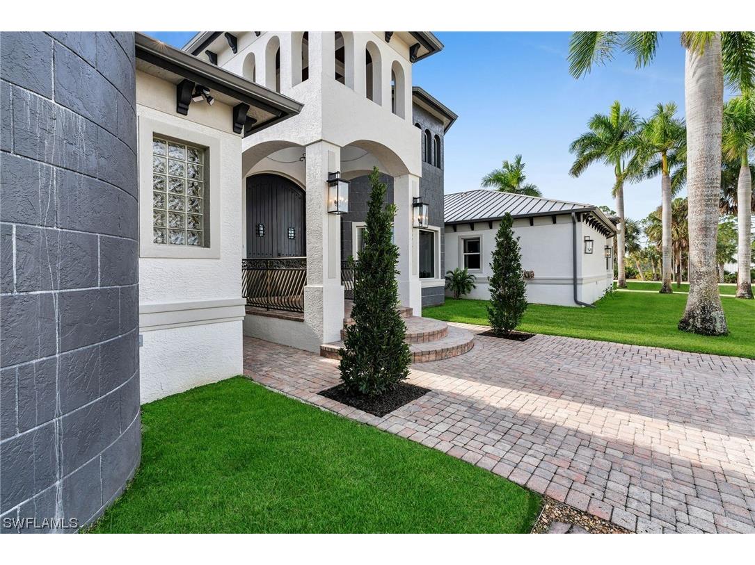 18528 Baseleg Avenue North Fort Myers FL 33917 224018391 image9