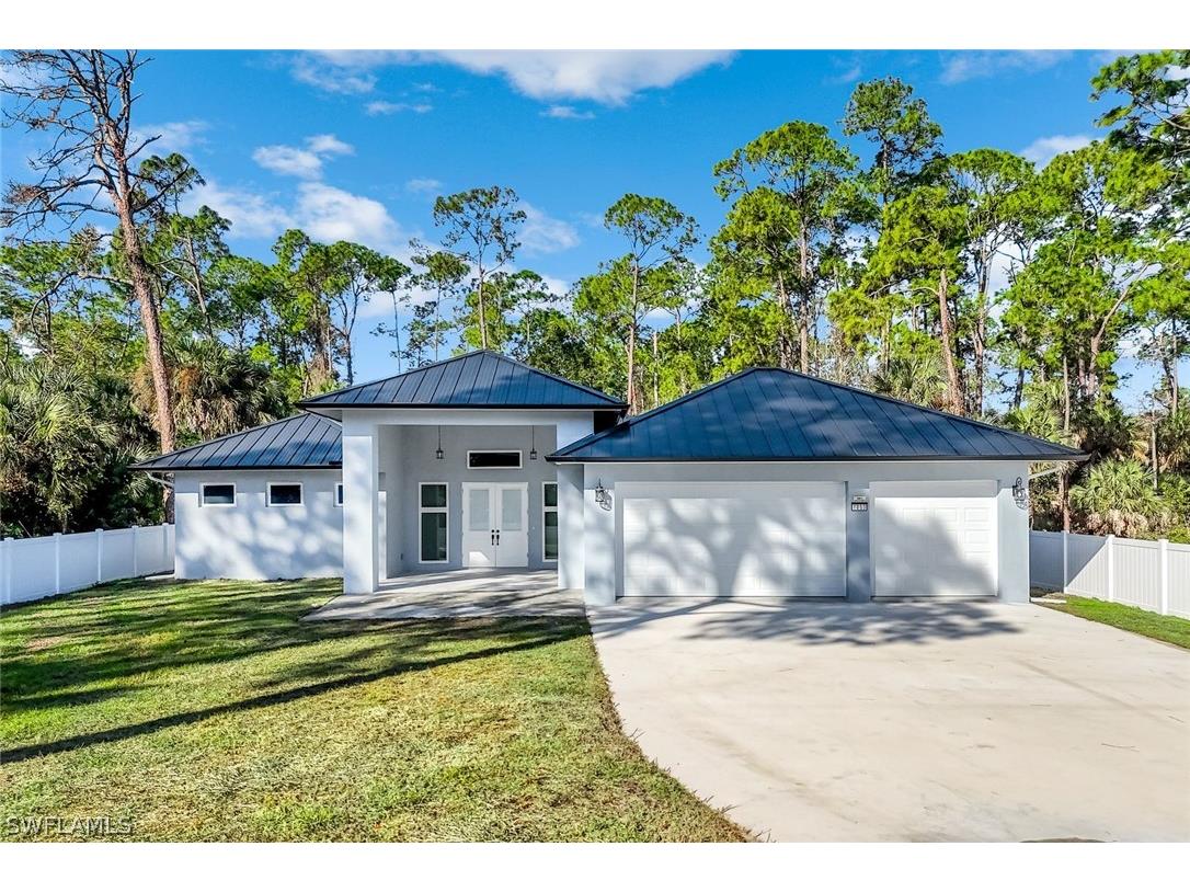 1853 Della Drive Naples FL 34117 226004957 image1