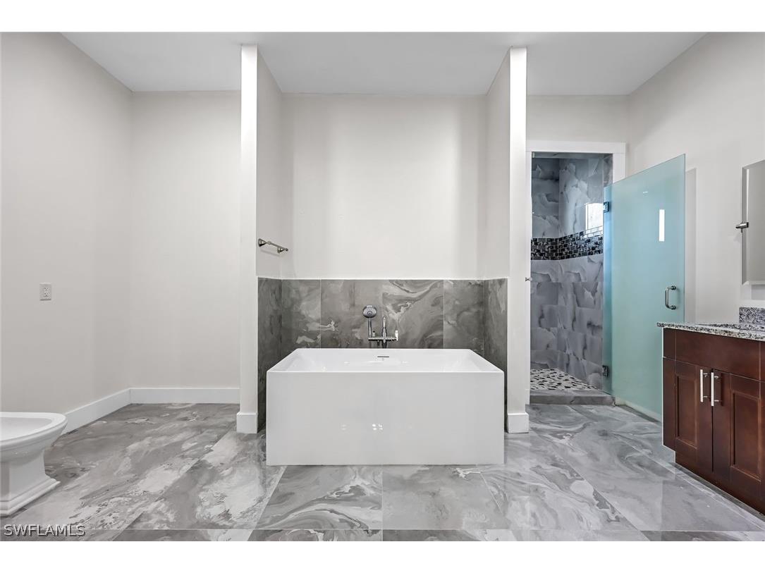 1853 Della Drive Naples FL 34117 226004957 image21