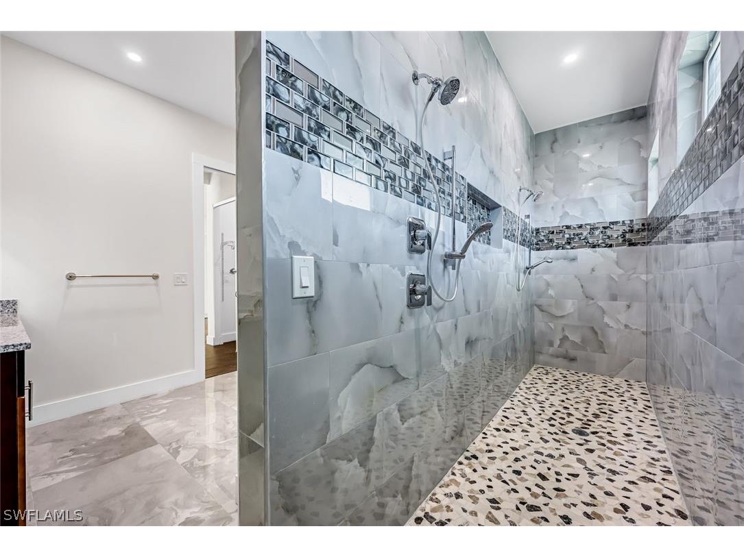 1853 Della Drive Naples FL 34117 226004957 image22
