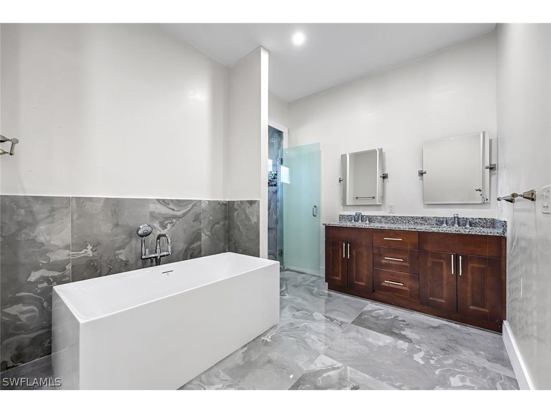 1853 Della Drive Naples FL 34117 226004957 image23