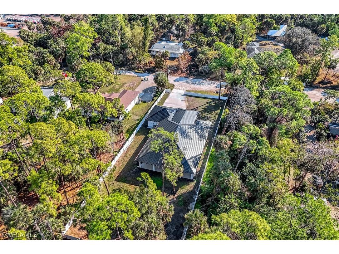 1853 Della Drive Naples FL 34117 226004957 image31