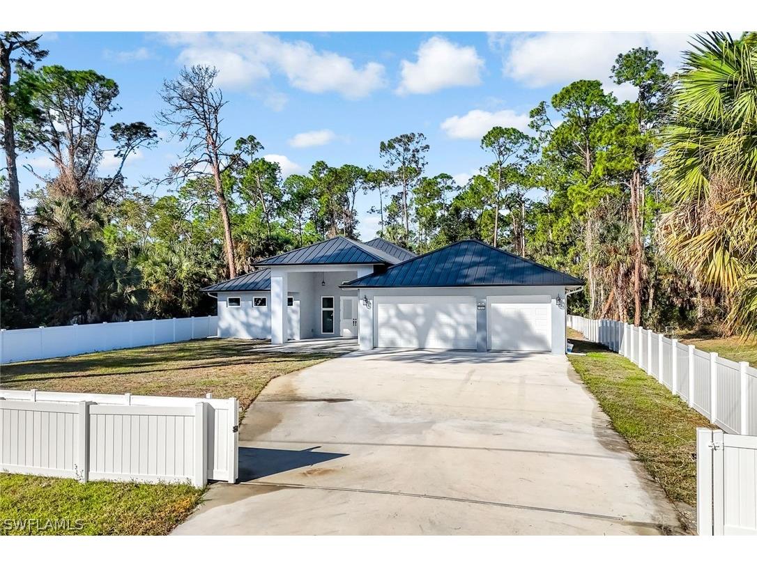 1853 Della Drive Naples FL 34117 226004957 image5