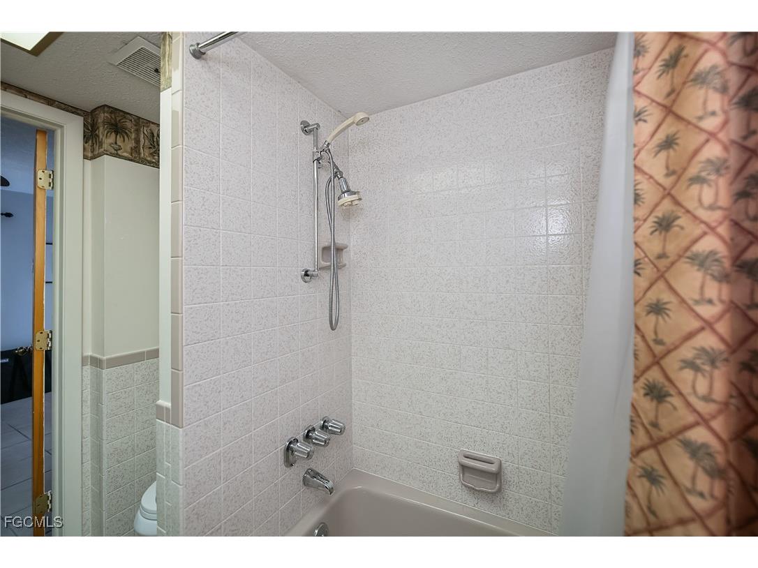 18537 Klingler Circle Port Charlotte FL 33948 2025006949 image36