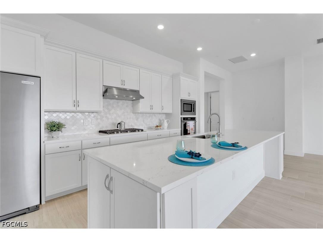 1856 Terreno Boulevard Naples FL 34120 2026016464 image3