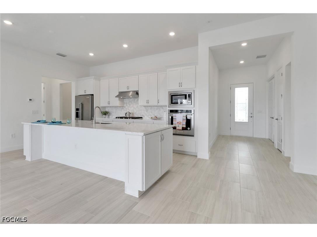 1856 Terreno Boulevard Naples FL 34120 2026020400 image2