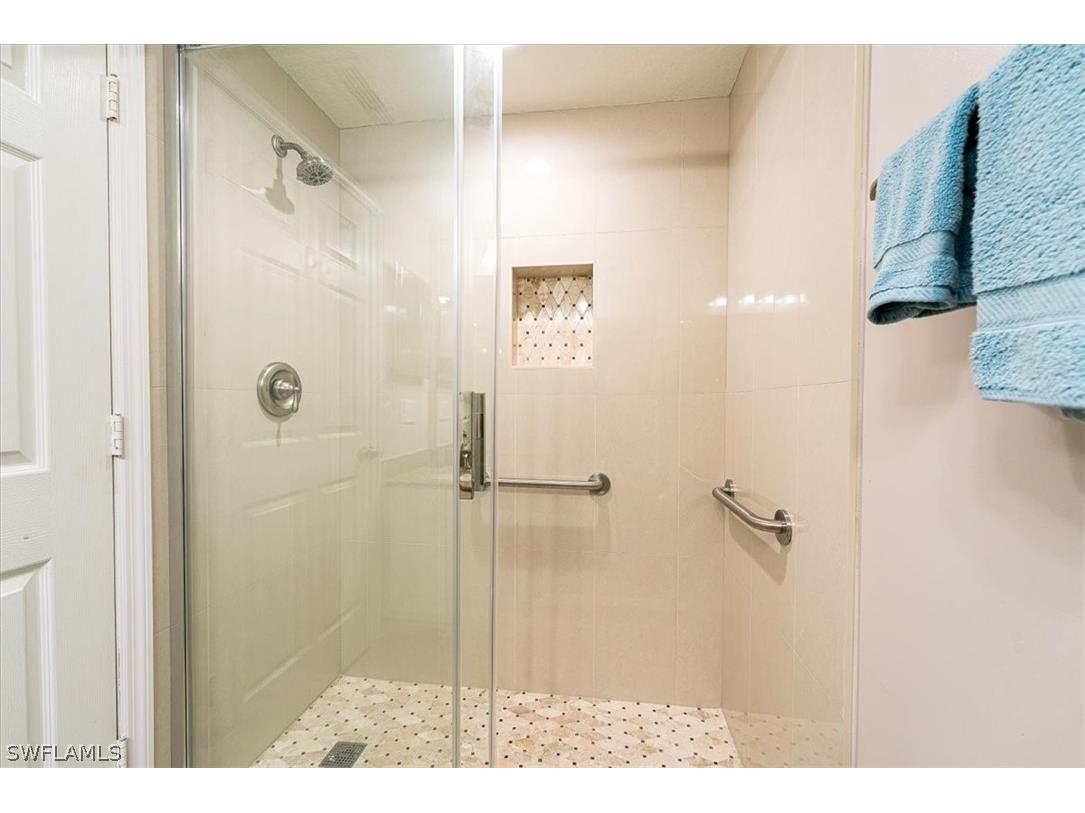 186 Gabriel Circle #3903 Naples FL 34104 226012463 image18