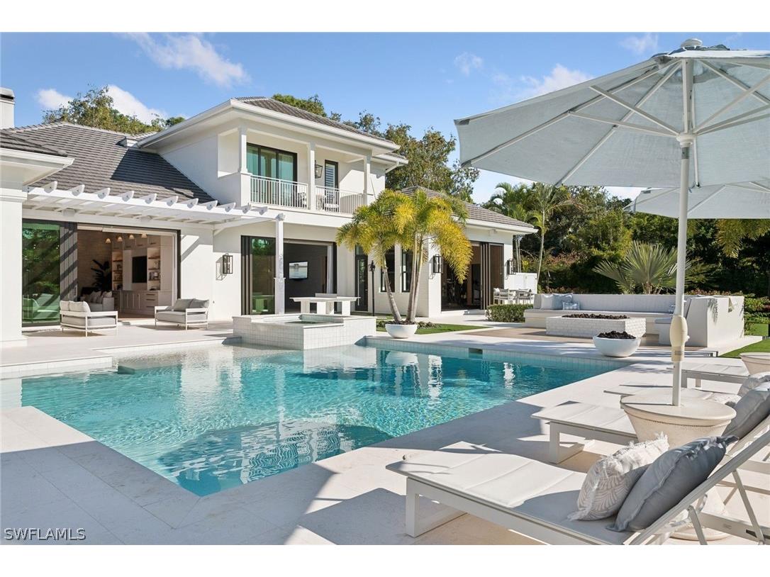 186 North Street Naples FL 34108 226007010 image1