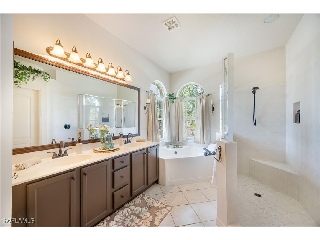 1860 22nd Avenue NE Naples FL 34120 225081314 image17