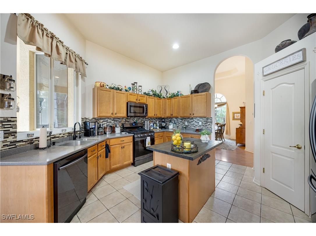 1860 22nd Avenue NE Naples FL 34120 225081314 image8