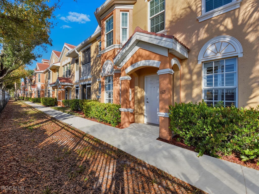 1860 Concordia Lake Circle #603 Cape Coral FL 33909 2026002075 image1