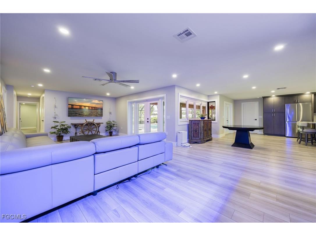 1860 Marina Circle North Fort Myers FL 33903 2025014337 image13