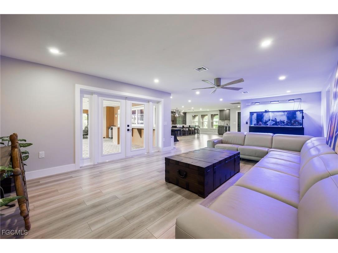 1860 Marina Circle North Fort Myers FL 33903 2025014337 image15