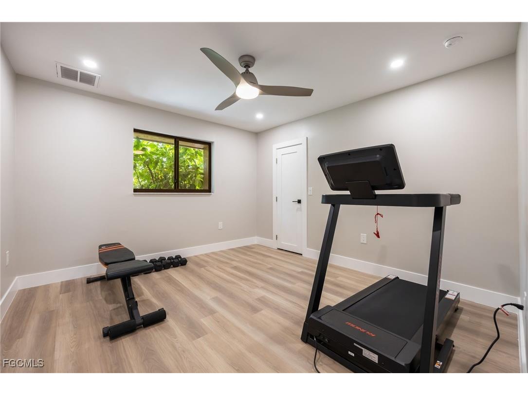 1860 Marina Circle North Fort Myers FL 33903 2025014337 image18