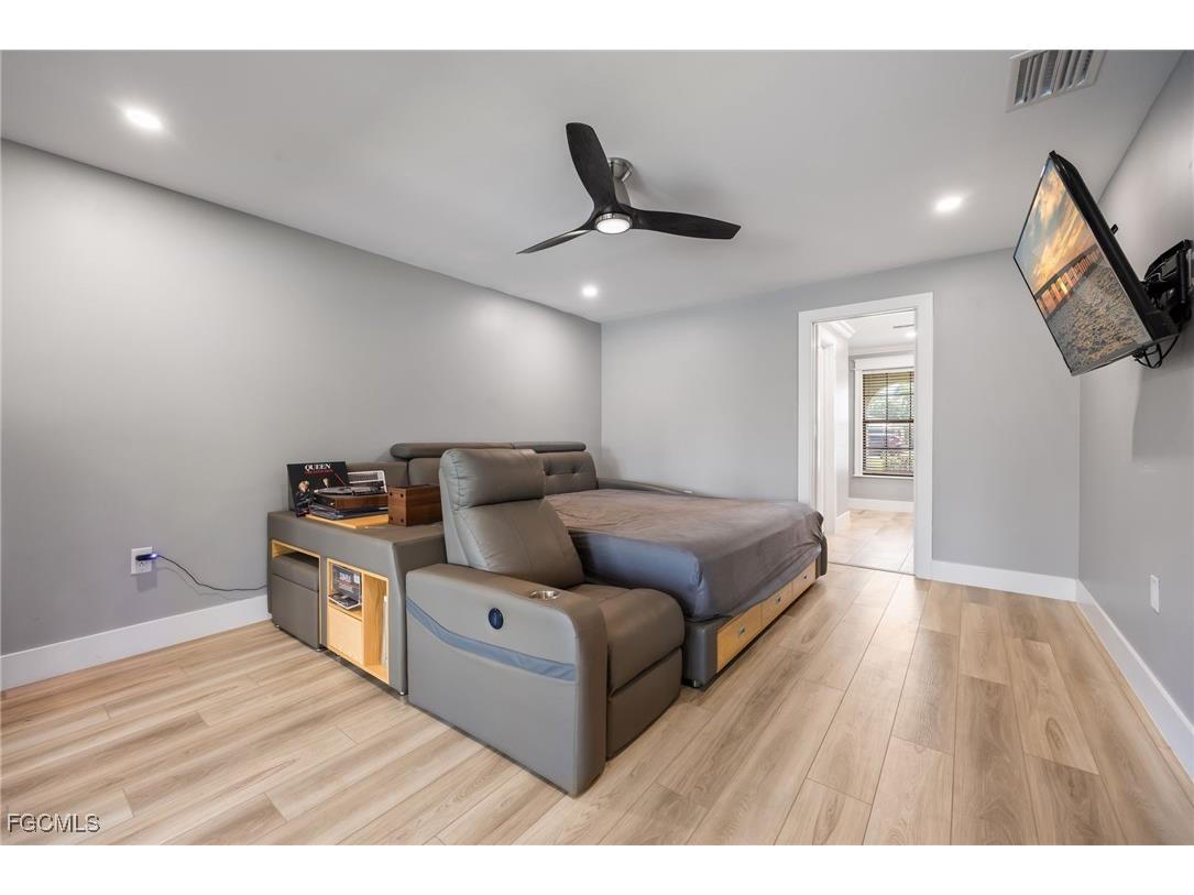 1860 Marina Circle North Fort Myers FL 33903 2025014337 image23