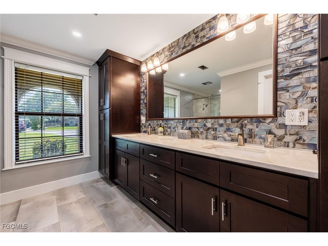 1860 Marina Circle North Fort Myers FL 33903 2025014337 image25