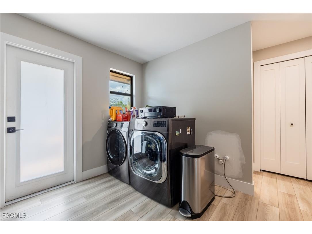 1860 Marina Circle North Fort Myers FL 33903 2025014337 image28