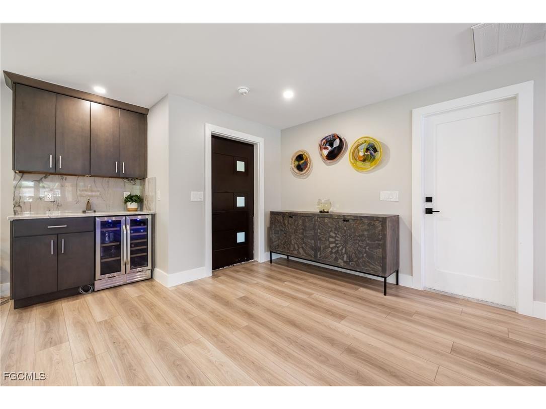 1860 Marina Circle North Fort Myers FL 33903 2025014337 image5