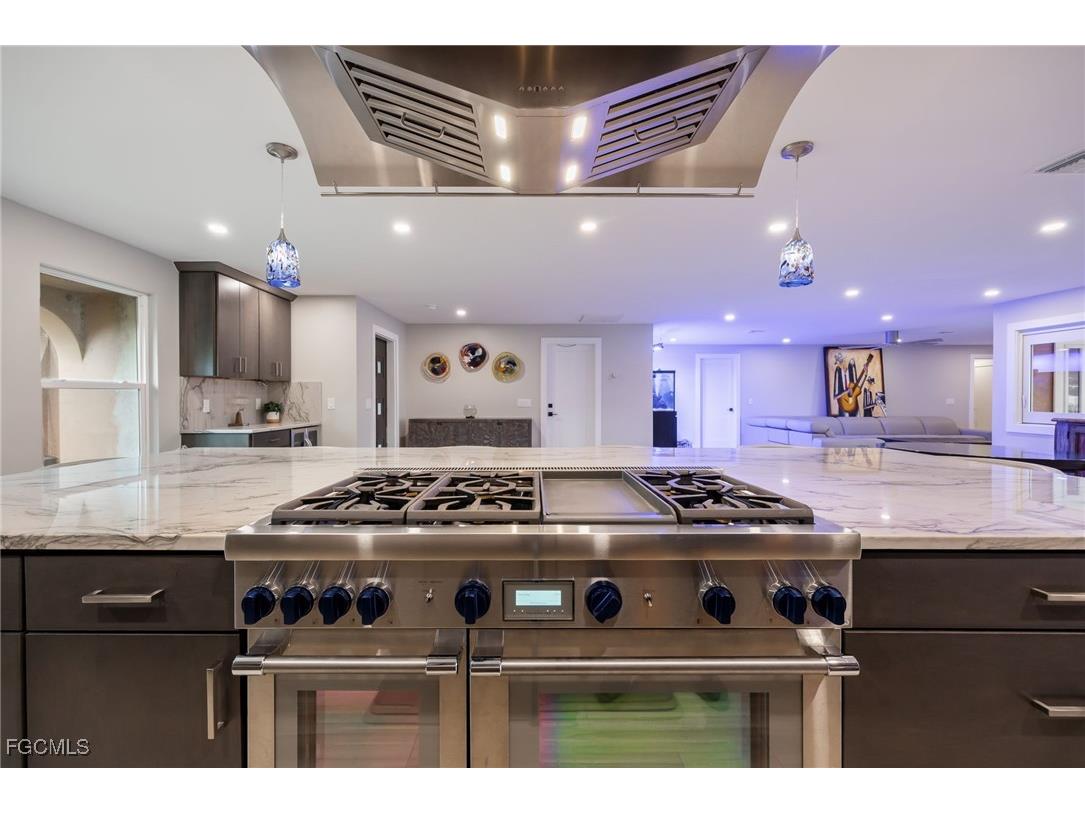 1860 Marina Circle North Fort Myers FL 33903 2025014337 image9