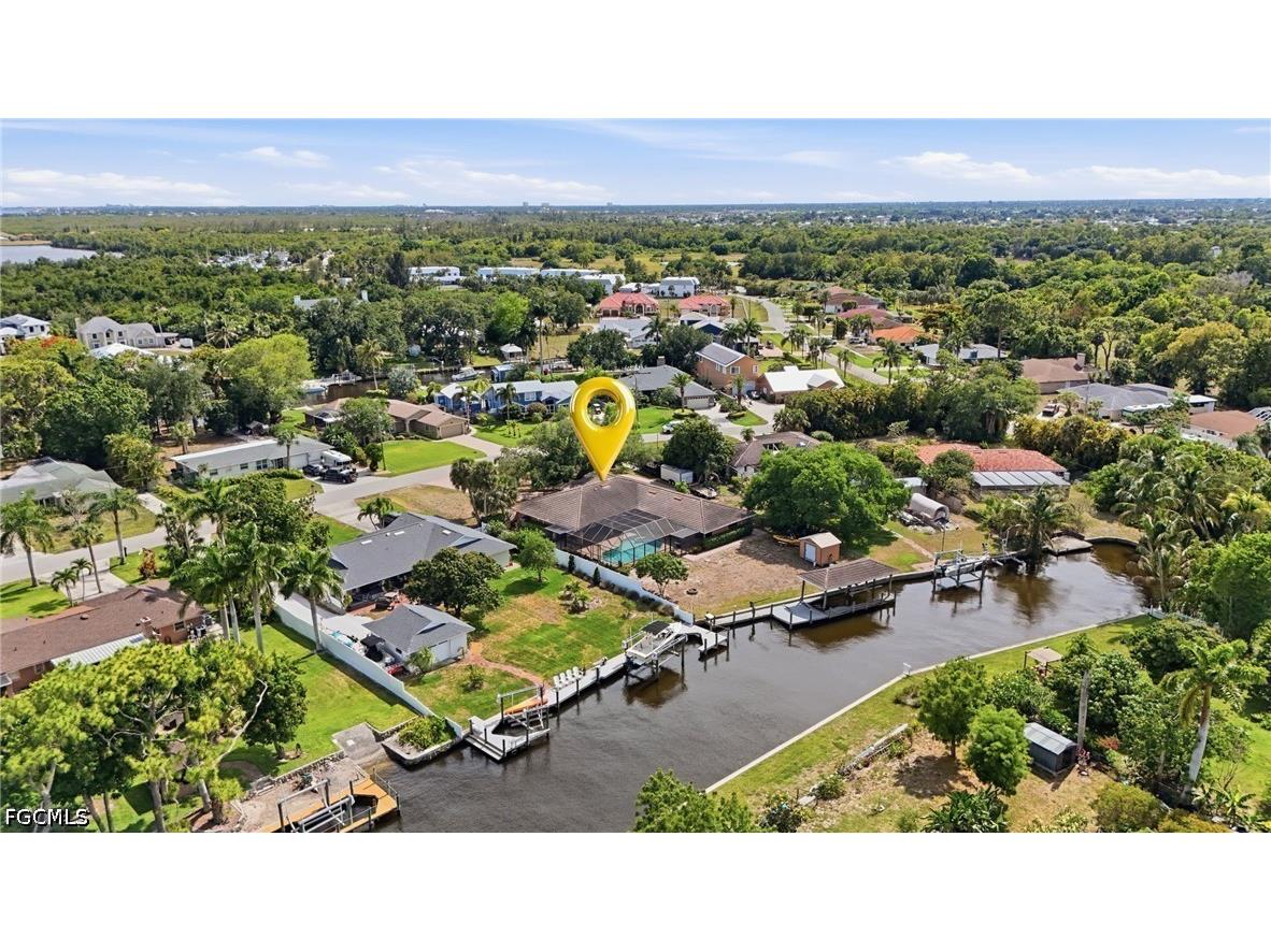 1860 Marina Circle North Fort Myers FL 33903 2026021988 image2