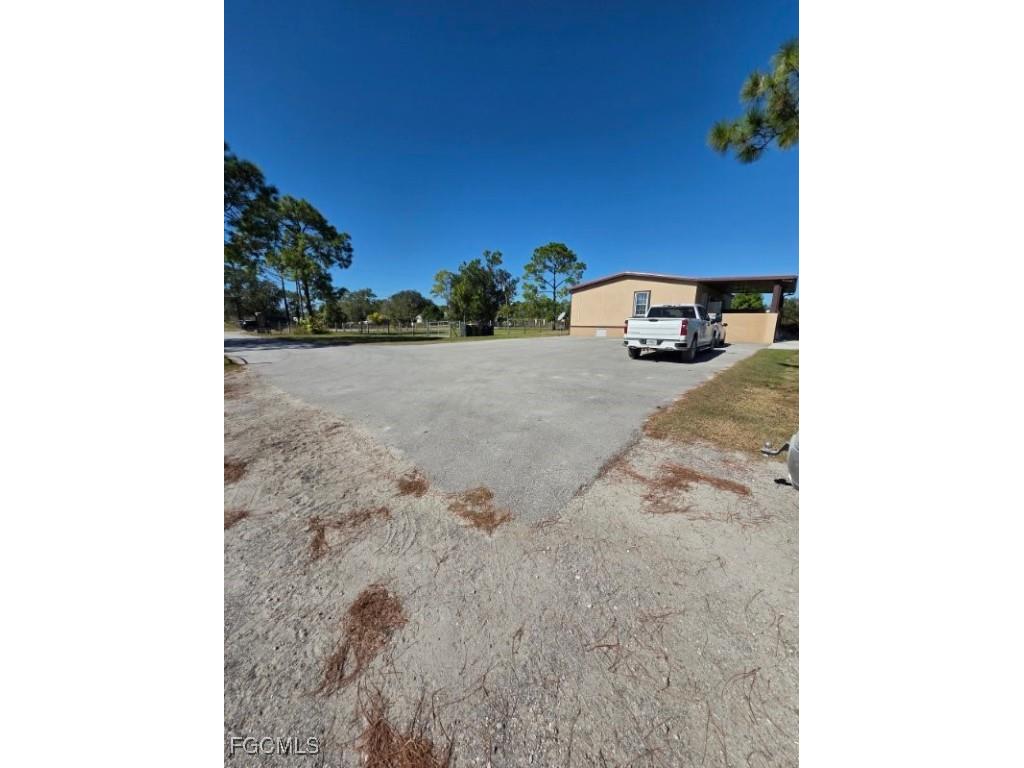 1860 Poinsettia Avenue Lehigh Acres FL 33972 2025020472 image4