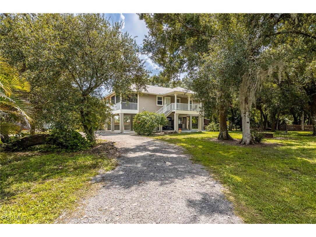 18630 Lost Lane North Fort Myers FL 33917 2025009601 image1