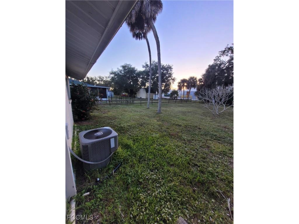 1865 Lavonia Lane North Fort Myers FL 33917 2025024214 image20
