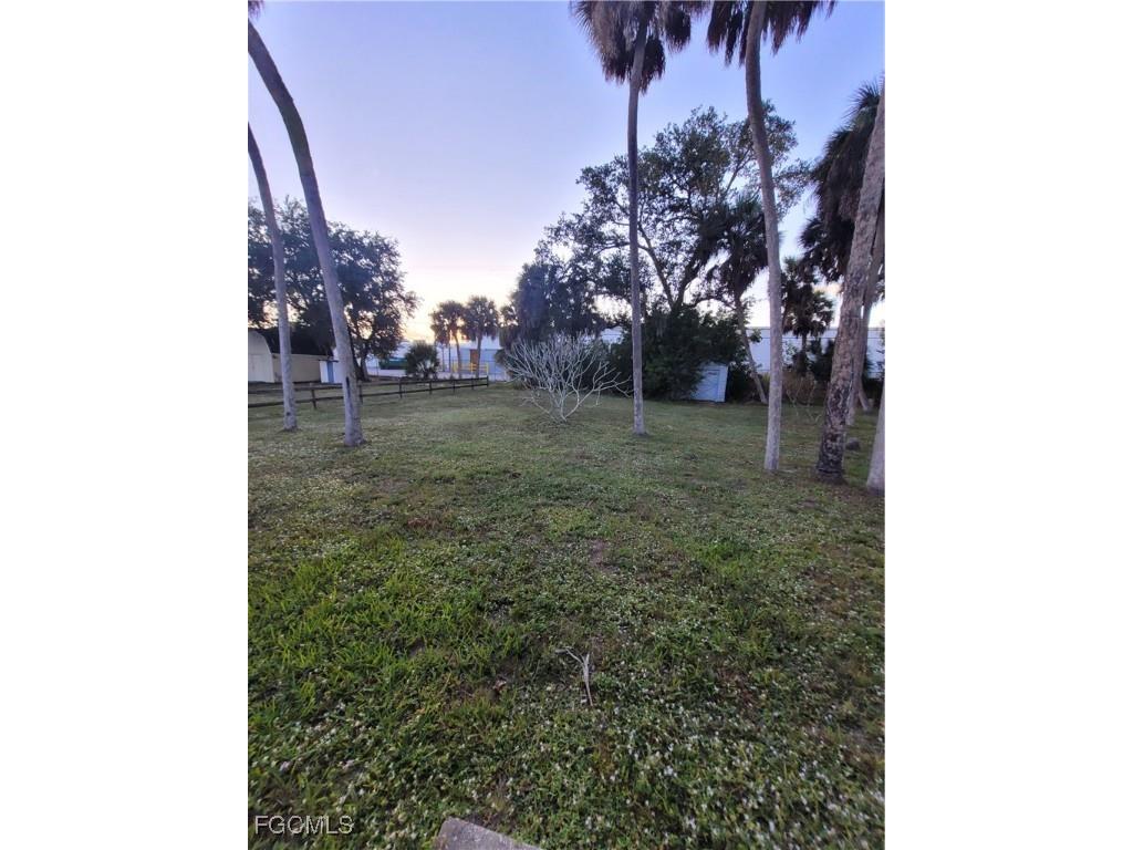 1865 Lavonia Lane North Fort Myers FL 33917 2025024214 image22